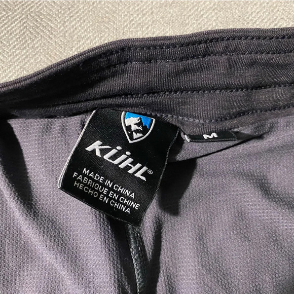 KUHL medium cargo skort in charcoal. - Picture 9 of 10